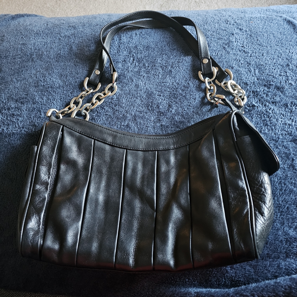 Elegant Black Leather Shoulder Bag